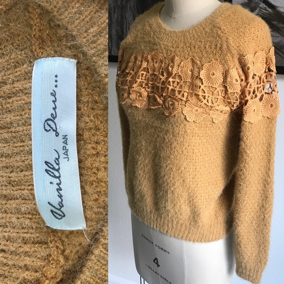 Japan Sweaters - VANILLA DEUE JAPAN crochet appliqué sweater